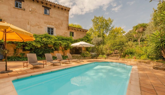 Luxurious country house in a unique environment with private pool and exquisite garden