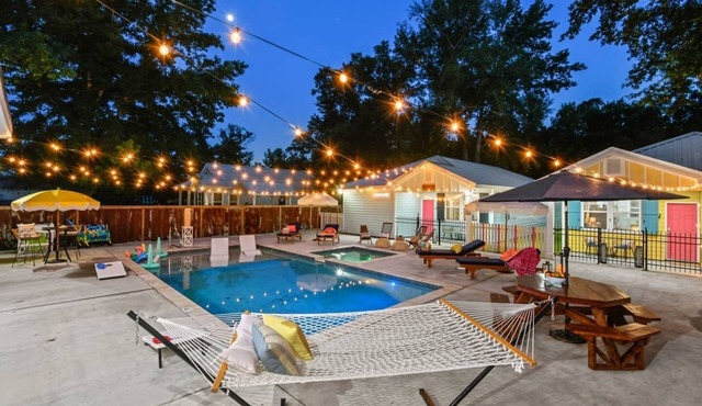 Luxurious Coastal Retreat for up to 22 Guests!