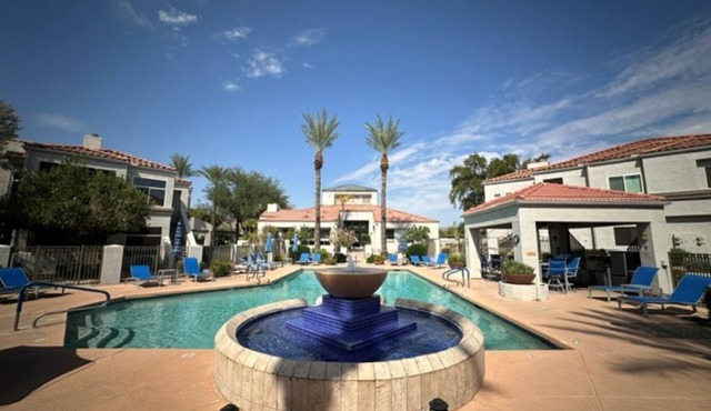 Luxurious Condo 2BD/2BA w/Pool, Gym, and Sauna