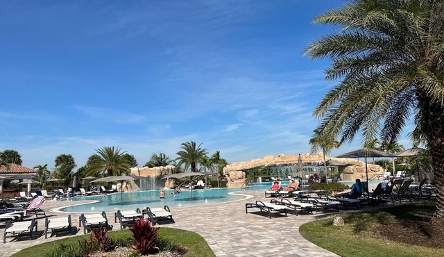 Luxurious condo in Lakewood Ranch National on the Arnold Palmer golf course!