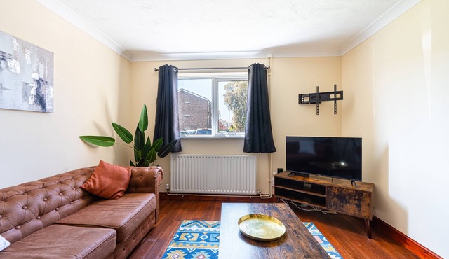 Luxurious & Cosy 3BR Home Near Ipswich City Centre