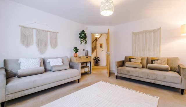 Luxurious Cosy 4BR Home Cheshire