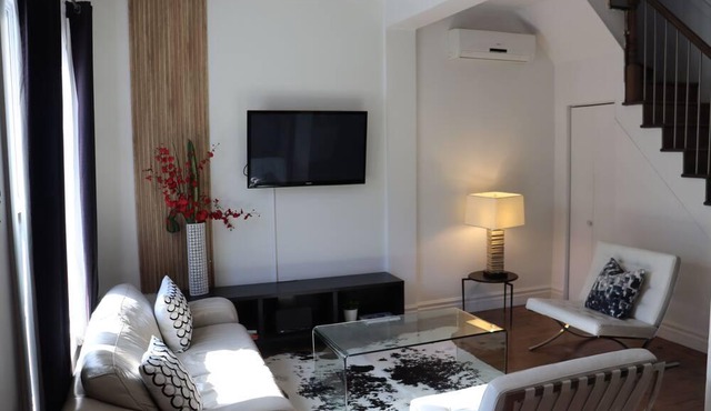 Luxurious Cottage Old Port& Downtown 2 Bdrms 2-Parking Spaces Right behind House