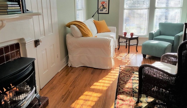 Luxurious Cottage that Accommodates Up to Six