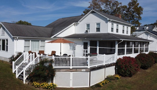 Luxurious country home. 120 acres. 5 Bedrooms. Basement game room. Fitness Rm.