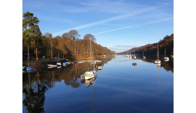 Luxurious couples Peak District lodge, hot tub, 3 mins to lake