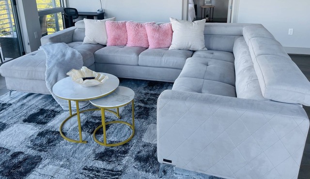 Luxurious & cozy 2bedroom/2bath apt (Victory park)