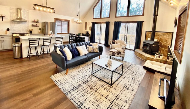 LUXURIOUS & Cozy Mountain Retreat on Bryce Resort