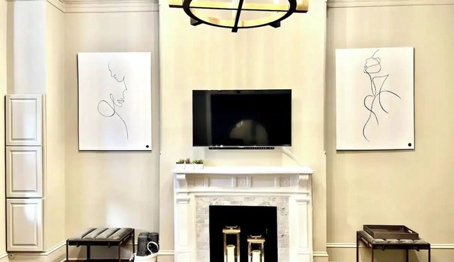 LUXURIOUS DC ESTATE, BEST LOCATION BLOCK AWAY FROM 14TH/U ST NW W/2 CAR PARKING