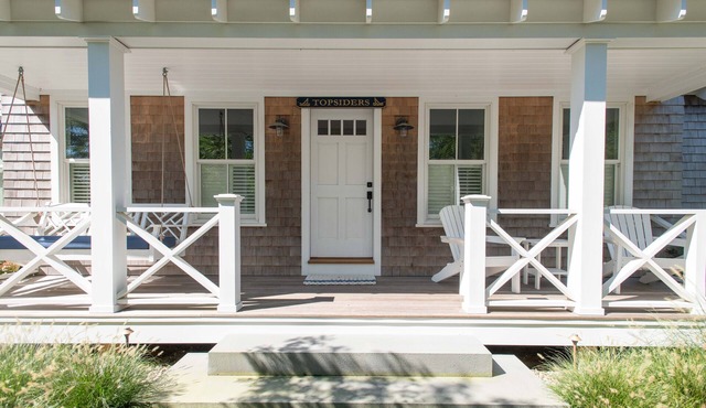 Luxurious Designer Home, Cliff Area, Walk to Town, Pool