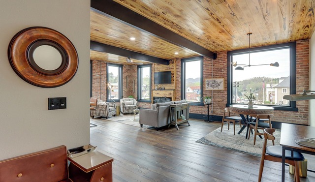 Luxurious Downtown Murphy Vacation Rental Loft!