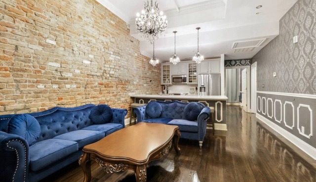 Luxurious Downtown Condo by the French Quarter!