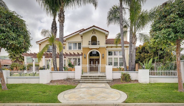 Luxurious East Los Angeles Mansion