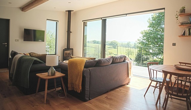 Luxurious eco-stay in rolling Devon hills. A short drive to the Jurassic Coast.