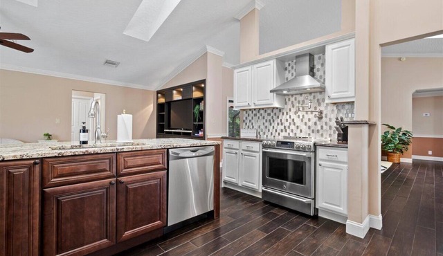 Luxurious Equestrian Pool Home located in the Heart of Wellington