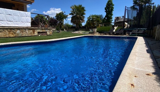 Luxurious Chalet special for families and friends, with a children's park.
