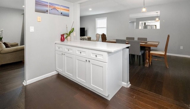 LUXURIOUS ESCAPE IN LAKEHOUSE W/ 4BR PKG&GAMEROOM