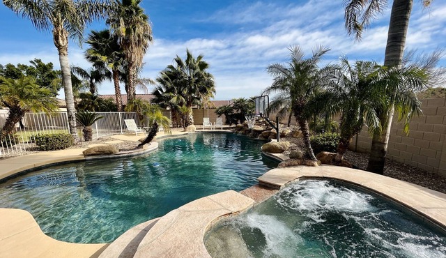 Luxurious Estate, Relaxing, Million-Dollar, Desert Resort Oasis