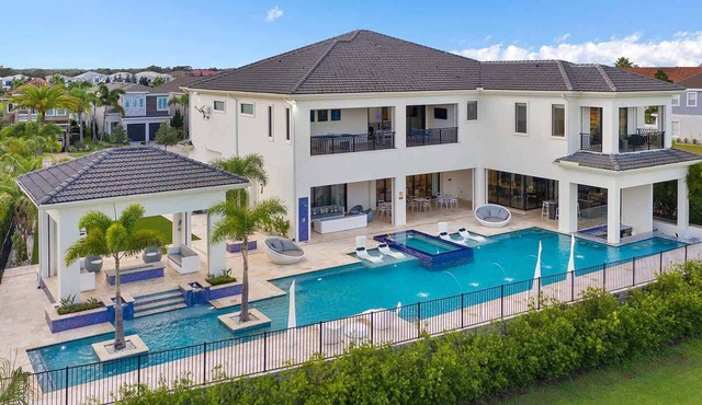 Luxurious Estate with Golf Simulator and Entertainment Loft at Reunion