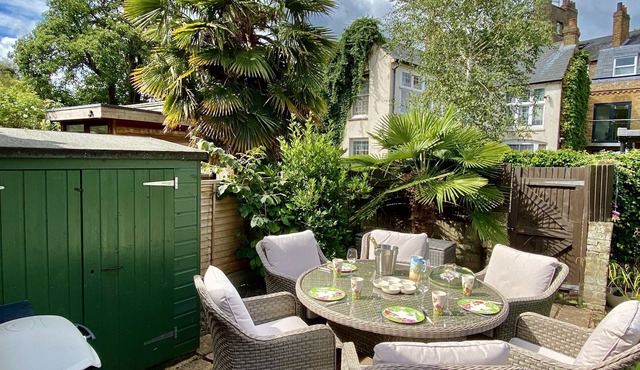 Luxurious Eton Townhouse with Sunny garden