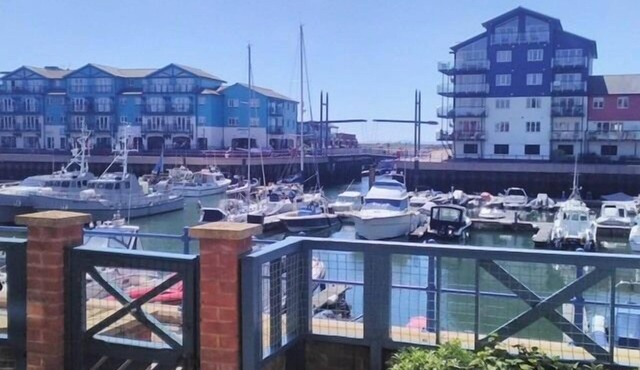 Luxurious Exmouth marina apartment, a few minutes from miles of sandy beach