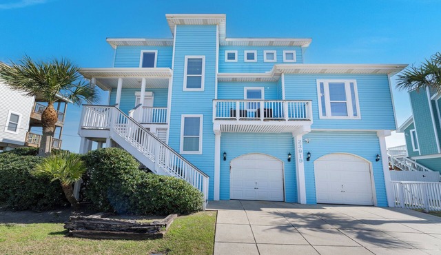 Luxurious, expansive 3 story beachfront house with private access!