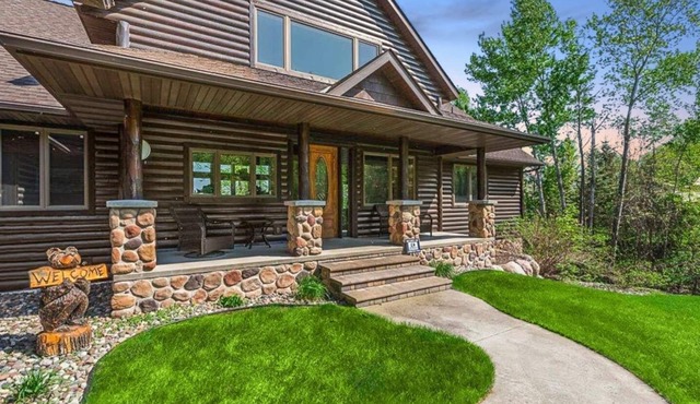 Luxurious Expansive Cabin Escape on Gull Lake!