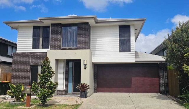 Luxurious Family Home in Wynnum