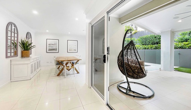 Luxurious Family Oasis- Steps to Buddina Beach