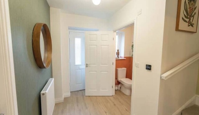 Luxurious Family Retreat in Mossley – Sleeps 7 Adults + 2 Kids | Near Manchester