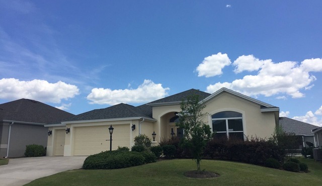 Luxurious Fernandina Village Rental with Golf Cart Adventure Awaits!