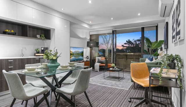 Luxurious Fitzroy Street Getaway