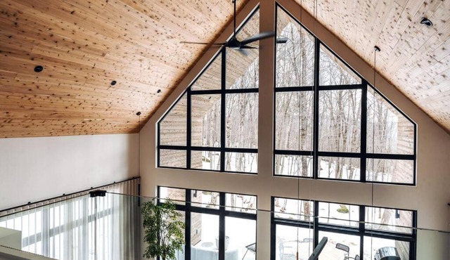 Luxurious Forest Getaway with Spa Near Tremblant