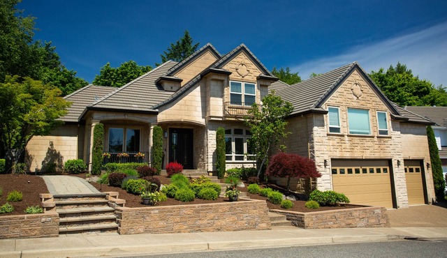 Luxurious Forest Heights Furnished Home For Rent