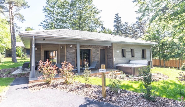 Luxurious Lodge with Private Hot Tub, Golf Access, & Family Activities