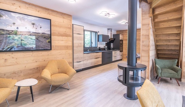 Luxurious Lodge with Private Hot Tub, Gym & Covered Pool by Golf Course