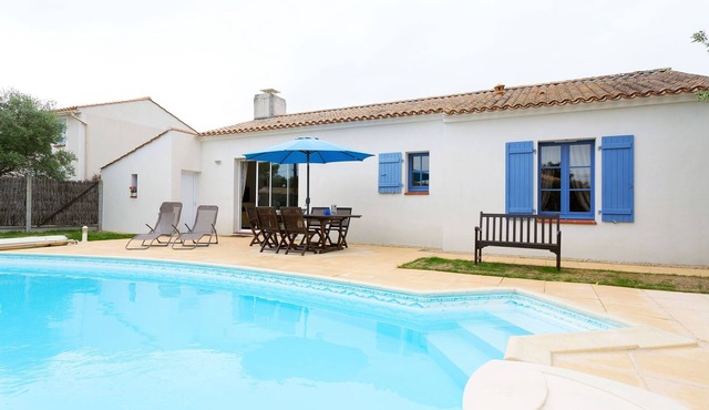 Luxurious villa only 3.5km from the beach