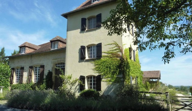 Luxurious French Retreat Near Marciac: Perfect for Festivals & Relaxation