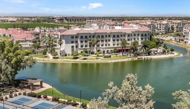 Luxurious Furnished Upscale Condo Chandler, AZn 307250/County: 21531215
