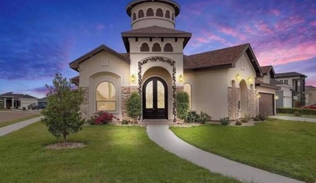 Luxurious Gated 3BR, Relax No Chore Dog friendly rental