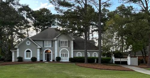 Luxurious Gated Residence on a Prestigious Golf Course - Sleeps 12
