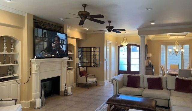 Luxurious Gated Retreat Minutes from Downtown