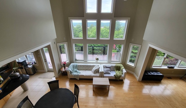 Luxurious Getaway Home with Scenic Views of the Halifax Harbor!