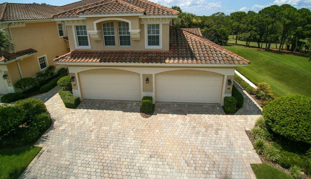 Luxurious Golf Front Condo overlooking the 5th Tee on the El Campeon Course