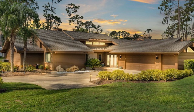 Luxurious Golf View Home w/Screened Lanai, Chef’s Kitchen | Office | Pool Access in Saddlebrook!