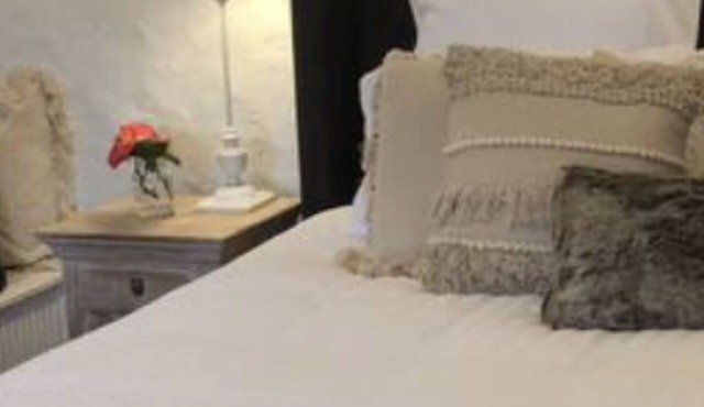 LUXURIOUS Gorgeous Cottage - In the Heart of Adelaide Hills