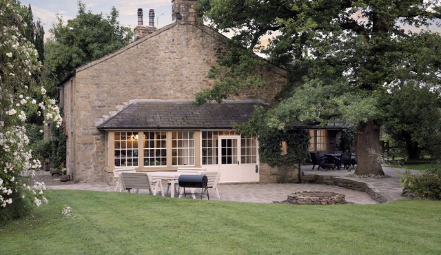 Luxurious Grade II listed Country Farmhouse sleeping up to 12 guests