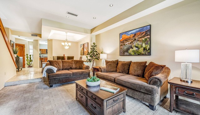 Luxurious ground floor Condo w/shared pool & hot tub, overlooking the Lagoon