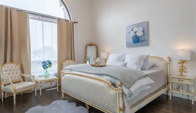 Luxurious guest house with Great Views of Monterey Bay