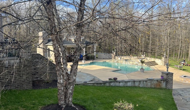 Luxurious guest house on Private Estate 15 min to DCn1 mil to Equestrian Center